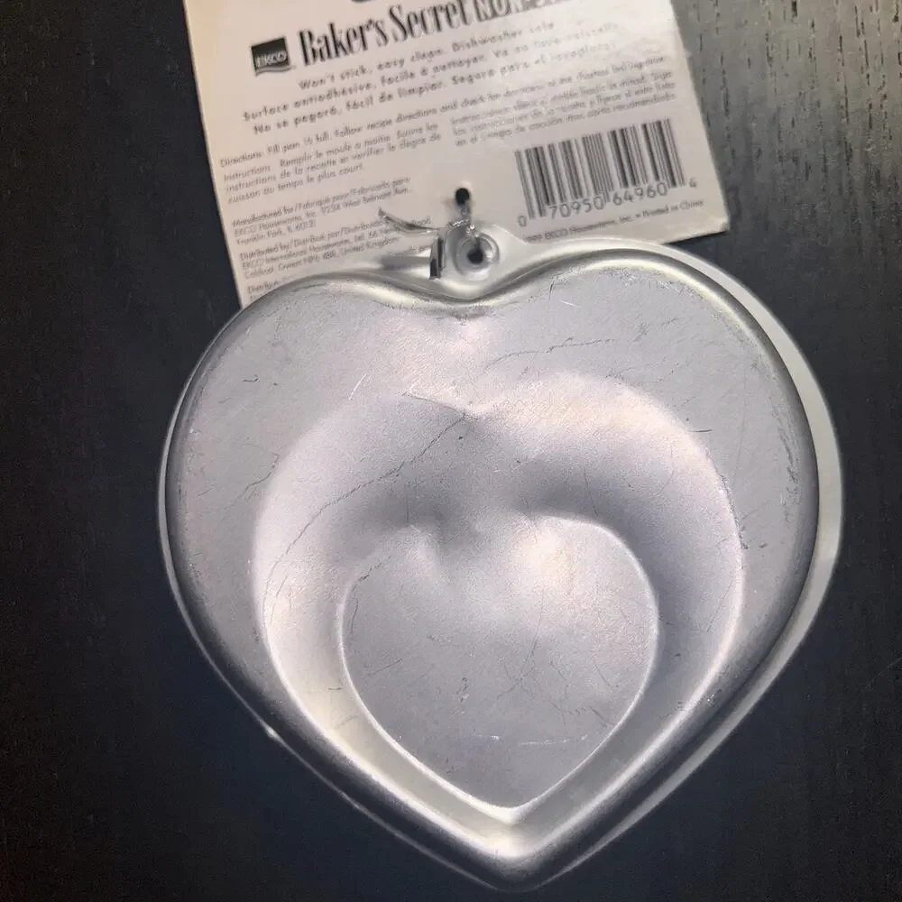New NWT Ekco Baker's Secret 1999 Vintage Non-Stick Mini Heart Pan 4.5